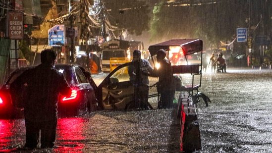 Delhi Rain Havoc: Waterlogging Paralyzes Traffic, Forces School Closures