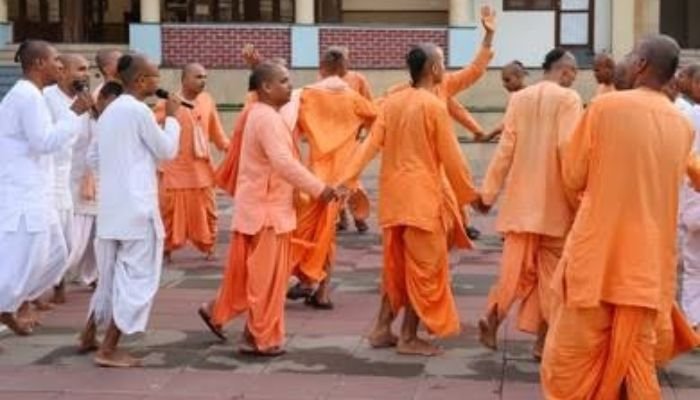 Iskcon Monks Prevented from Crossing to India Amid Rising Atrocities