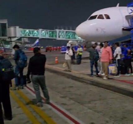 IndiGo Ground Chaos: Passengers Stranded on Kolkata Airport Tarmac 1 IndiGo Ground Chaos
